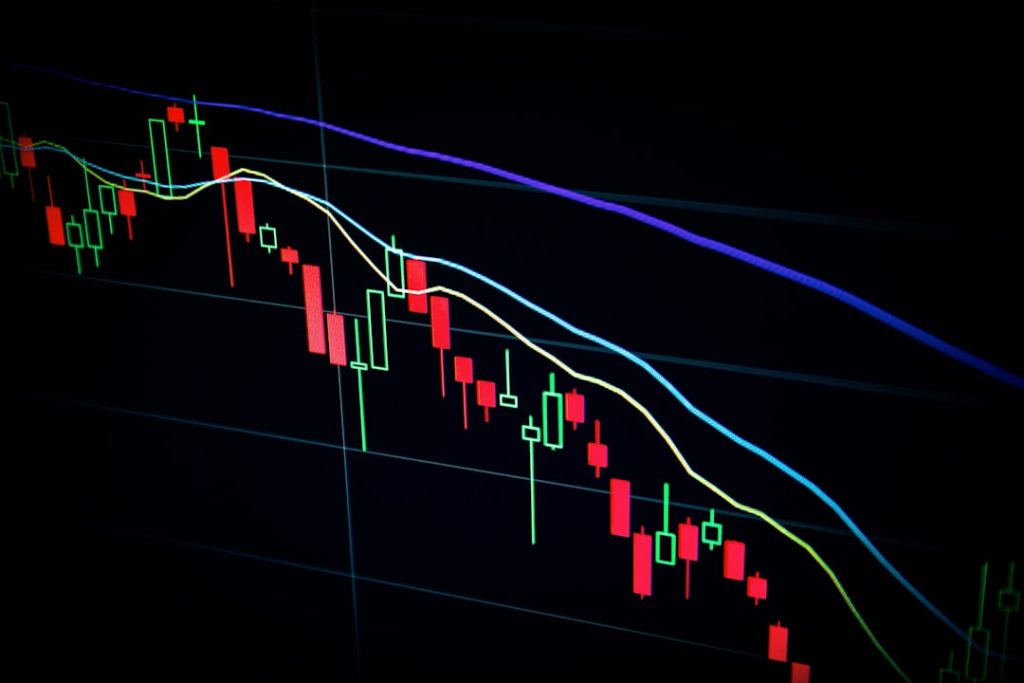 How Professional Traders React to Sudden Market Spikes: 7 Proven Protocols — Photo by Maxim Hopman on Unsplash